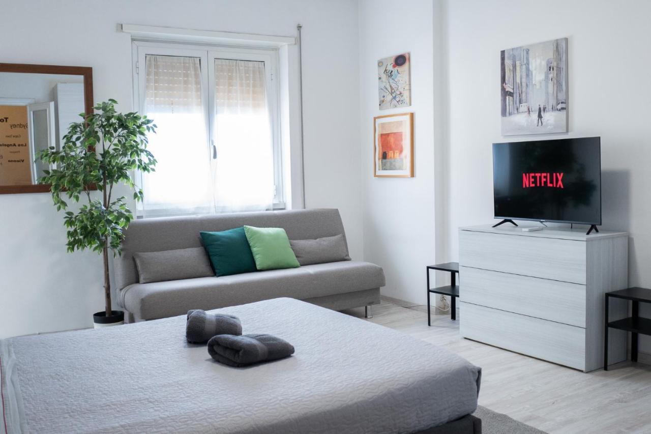 Nonna Pina Guest House Moderno Appartamento Vicino Metro AWifi,Netflix Rome Bagian luar foto